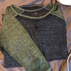 Like new 3/4 sleeve t-shirt